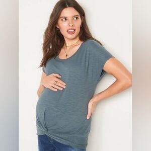 ✨3/$16✨Old Navy Maternity EveryWear Twist-Hem T-Shirt